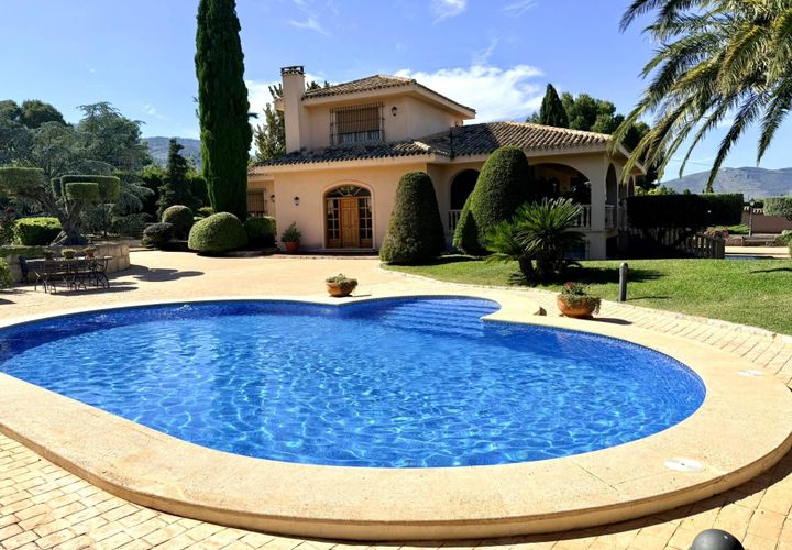 Villa en Cocentaina, Alicante, Cocentaina - € 695.000 | Ref: 20237/12462 - photo 1