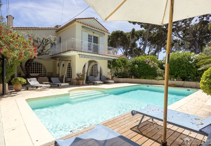 Villa a Antibes, Alpes-Maritimes, Antibes - € 3.900.000 | Ref: HH-16211285 - foto 1