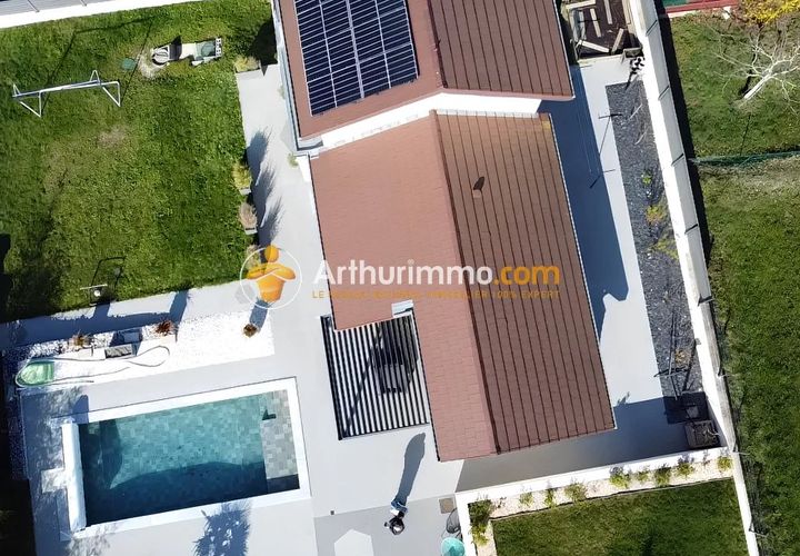 Villa i Bourgoin-Jallieu, Isere, Bourgoin-Jallieu - € 499.000 | Ref: 87110315 - foto 1