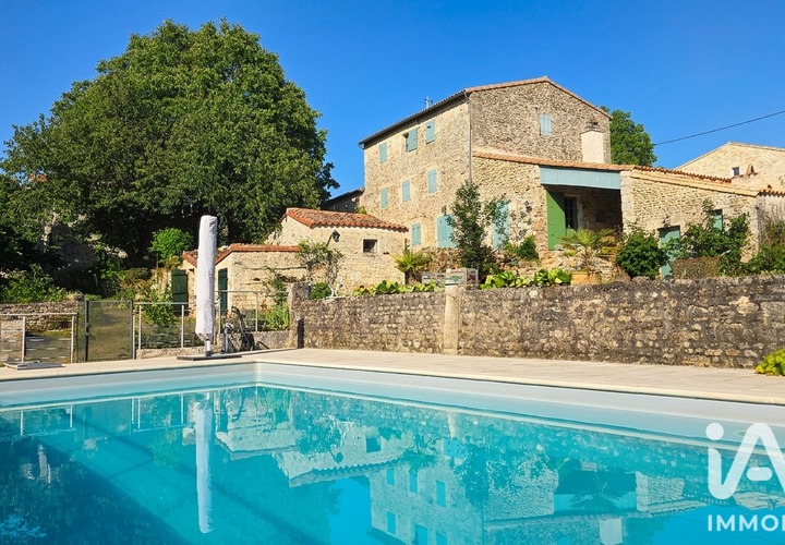 Villa a Niort, Deux-Sevres, Niort - € 631.000 | Ref: 34645 - foto 1