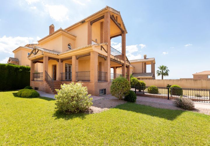 Villa i Dilar, Granada, Dilar - € 390.000 | Ref: V26010/8251 - foto 1