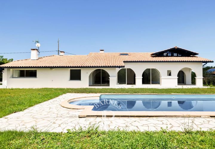 Villa a Urrugne, Pyrenees-Atlantiques, Urrugne - € 1.165.000 | Ref: M1893 - foto 1
