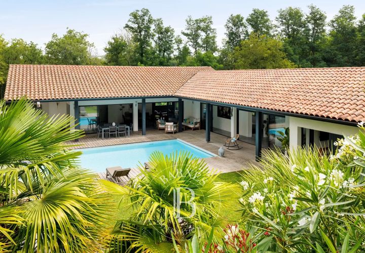 Villa i Ahetze, Pyrenees-Atlantiques, Ahetze - € 1 499 000 | Ref: M1536 - foto 1