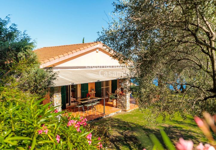 Villa a Cipressa, Imperia, Cipressa - € 950.000 | Ref: 7V31 - foto 1