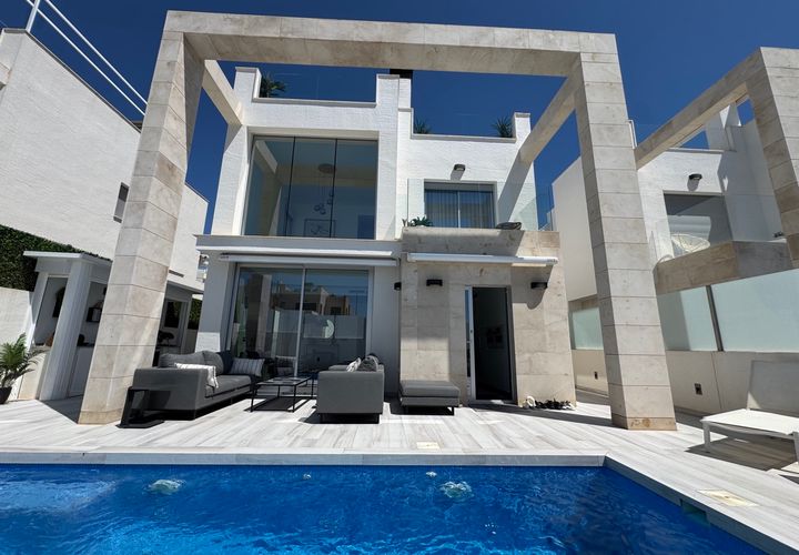 Villa i Cabo Roig, Alicante, Cabo Roig - € 619.995 | Ref: 2-16160/77357 - foto 1