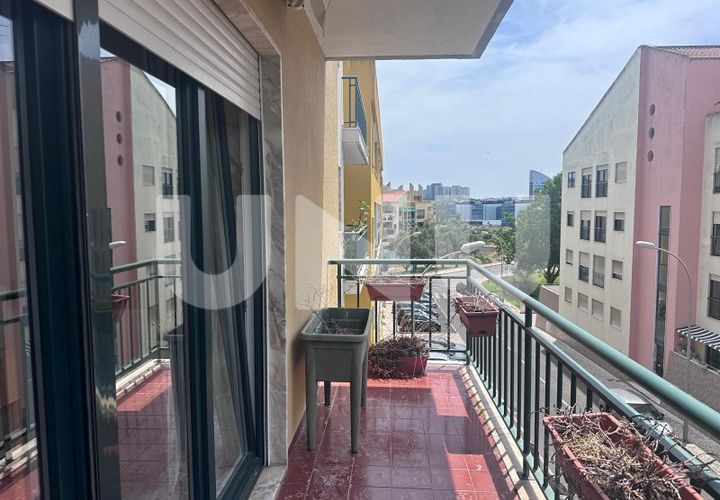Apartament a Carnaxide, Lisbon, Carnaxide - € 1.300/mes | Ref: UNU.I.1627.12233 - foto 1