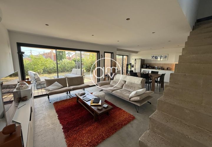 Villa a Hyeres, Var, Hyeres - € 2.500/mes | Ref: getkey_u_535623290 - foto 1