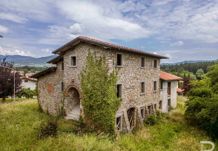 Farm hus i Bibbiena, Arezzo, Bibbiena - € 330.000 | Ref: R07232BIRU-1371390 - foto 1