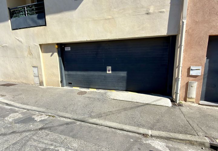 Parkeringsplads i Marseille, Bouches-du-Rhone, Marseille - € 24.000 | Ref: 12314DU1135 - foto 1