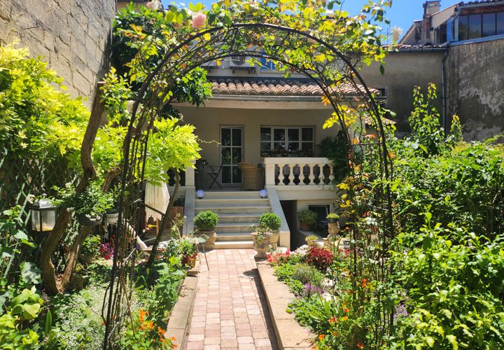 Villa i Uzes, Gard, Uzes - € 1.260.000 | Ref: HH-16213404 - foto 1