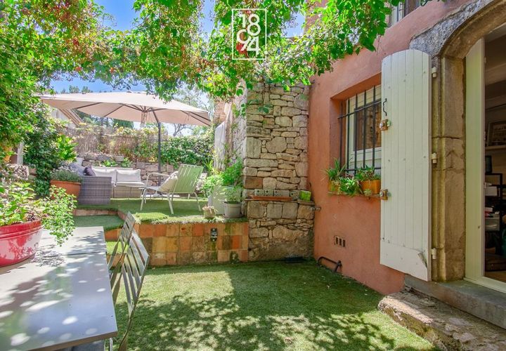 Landsbyhus i Aix-en-Provence, Bouches-du-Rhone, Aix-en-Provence - € 720.000 | Ref: 95BA-UFB-WQS - foto 1