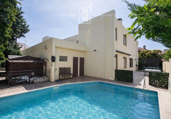 Villa i Marseille, Bouches-du-Rhone, Marseille - € 455.000 | Ref: F3SX-193-BIH - foto 1