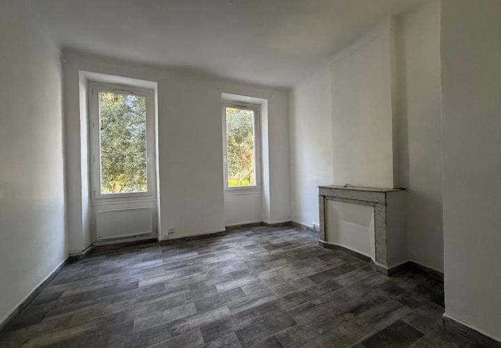 Villa a Marseille, Bouches-du-Rhone, Marseille - € 640/mes | Ref: 4LVZ-RED-29P - foto 1