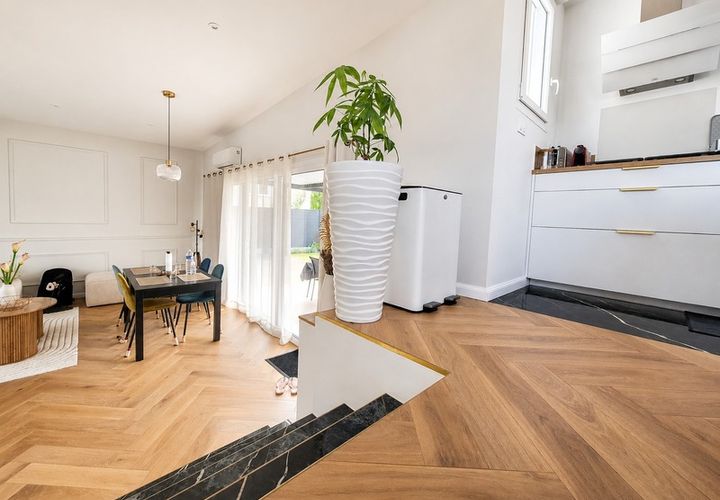 Villa in Laval, Mayenne, Laval - € 379.000 | Ref: 340939231818 - foto 1