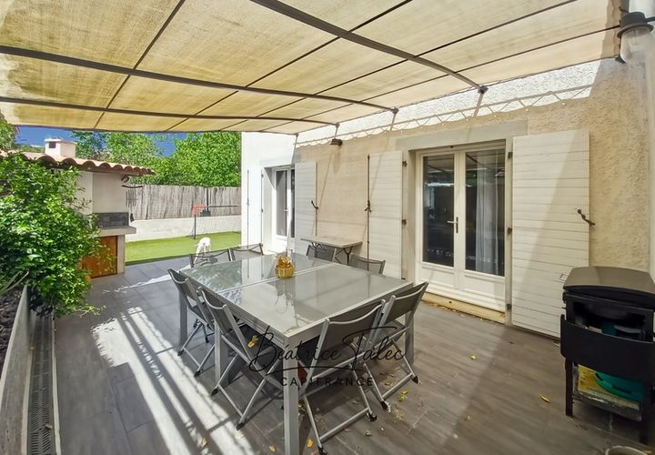 Villa a Rousset, Bouches-du-Rhone, Rousset - € 479.000 | Ref: 340934899181 - foto 1