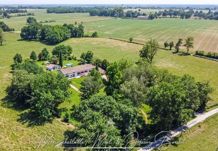 Villa i Saint-Bénigne, Ain, Saint-Bénigne - € 480.000 | Ref: 340936197144 - foto 1