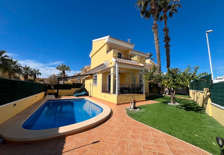 Villa i Altea, Alicante, Altea - € 430.000 | Ref: CLDMLS-17615 - foto 1