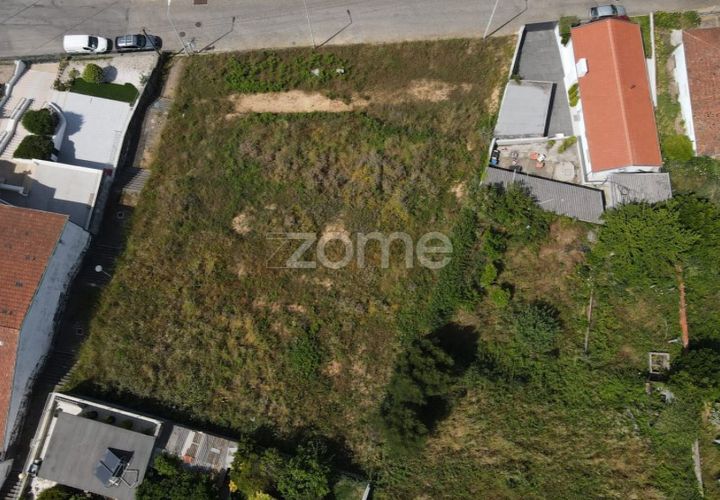 Helårsgrund i Pedroso, Porto, Pedroso - € 54.000 | Ref: ZMPT590075 - foto 1