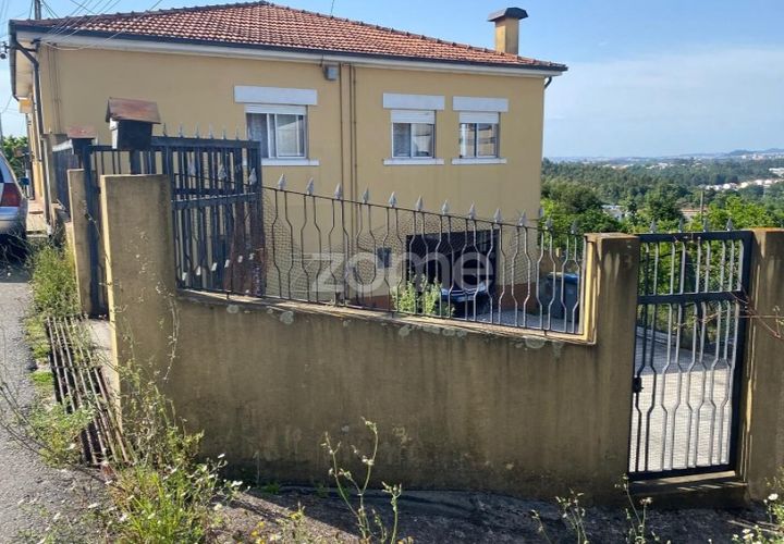 Villa en Pedroso, Porto, Pedroso - € 330.000 | Ref: ZMPT590036 - photo 1