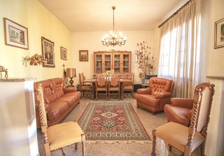 Villa in Prato, Prato, Prato - € 490.000 | Ref: DC490 - foto 1