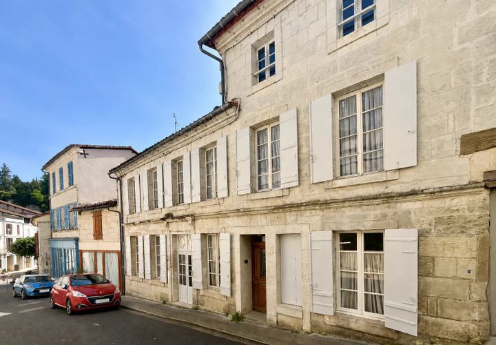 Villa i Aubeterre-sur-Dronne, Charente, Aubeterre-sur-Dronne - € 246.100 | Ref: BVI81561 - foto 1