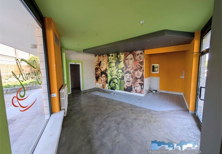 Erhvervsejendom i Ivrea, Turin, Ivrea - € 60.000 | Ref: 1011 - foto 1