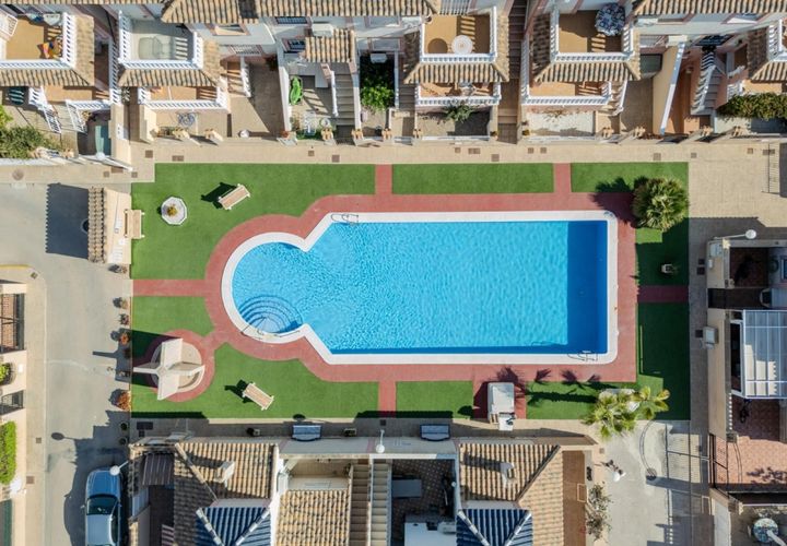Rækkehus i Playa Flamenca, Alicante, Playa Flamenca - € 209.000 | Ref: THK3-4509-5196 - foto 1