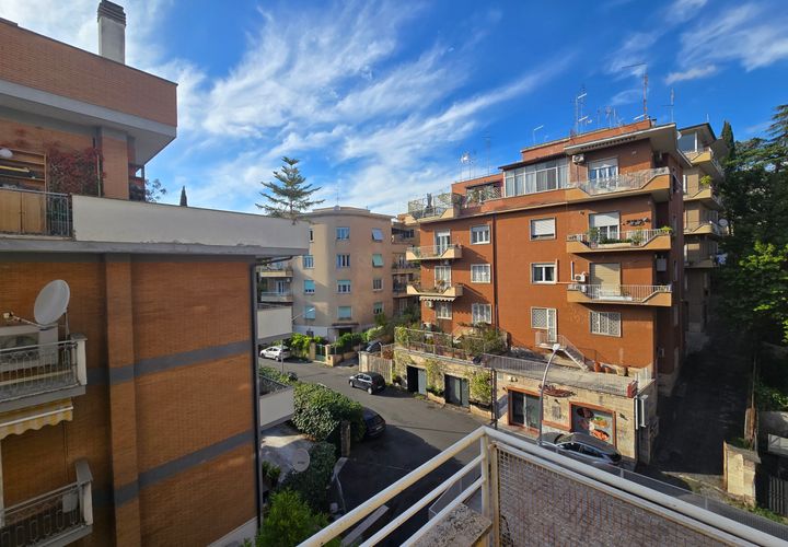Apartament a Rome, Rome, Rome - € 1.160/mes | Ref: Montasio_trilocale-1 - foto 1