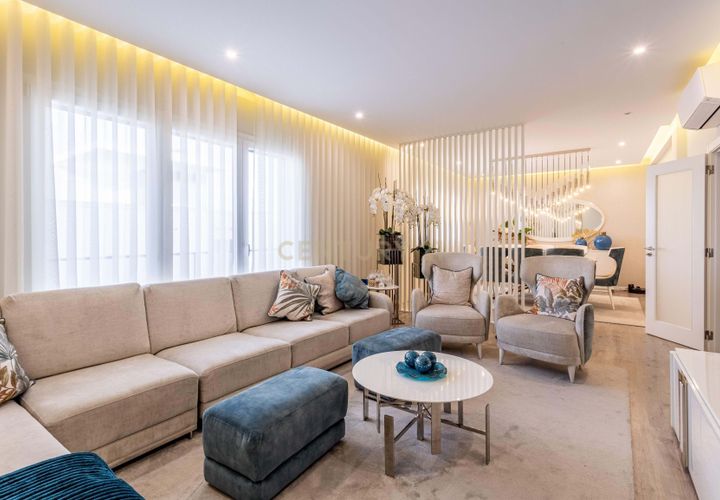 Villa em Odivelas, Lisbon, Odivelas - € 975.000 | Ref: C0383-01458 - foto 1