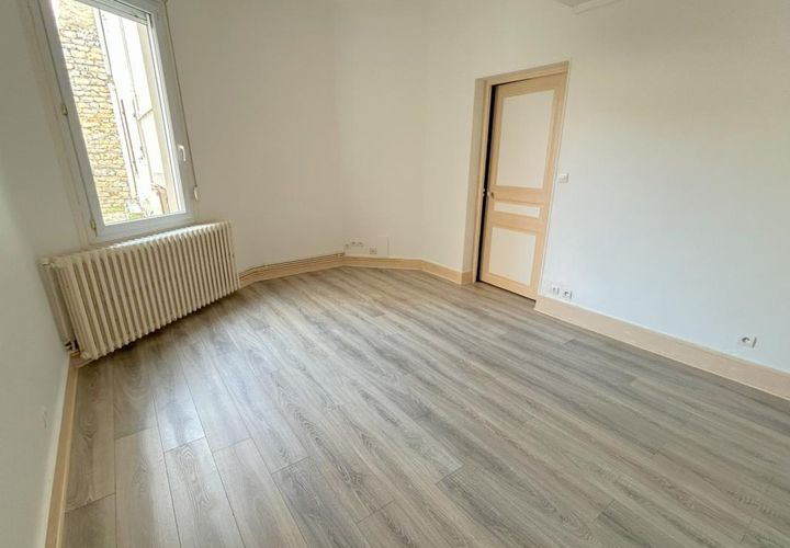 Apartament a Dijon, Cote-d'Or, Dijon - € 500/mes | Ref: EB-217 - foto 1