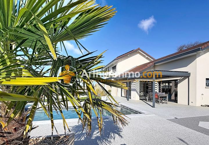 Villa i Bourgoin-Jallieu, Isere, Bourgoin-Jallieu - € 499 000 | Ref: 87132775 - foto 1