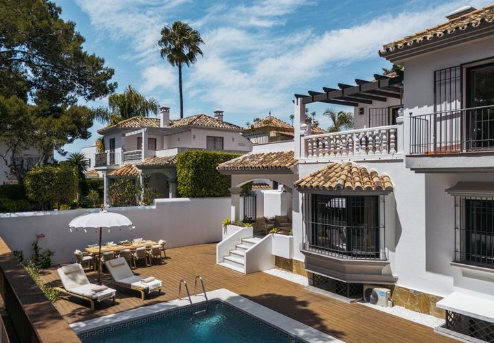 Villa en Marbella, Malaga, Marbella - € 1.995.000 | Ref: HRMomentos - photo 1