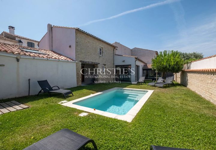 Villa en La Flotte, Charente-Maritime, La Flotte - € 1.410.750 | Ref: EDA1746 - photo 1