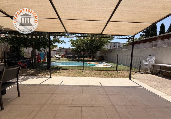 Villa em Marignane, Bouches-du-Rhone, Marignane - € 420.000 | Ref: 87132681 - foto 1
