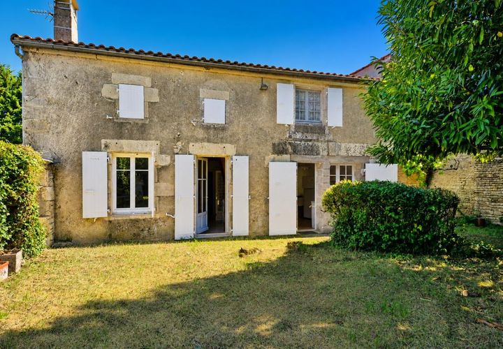 Villa a Besse, Charente, Besse - € 116.490 | Ref: 245_FLR-0026360 - foto 1