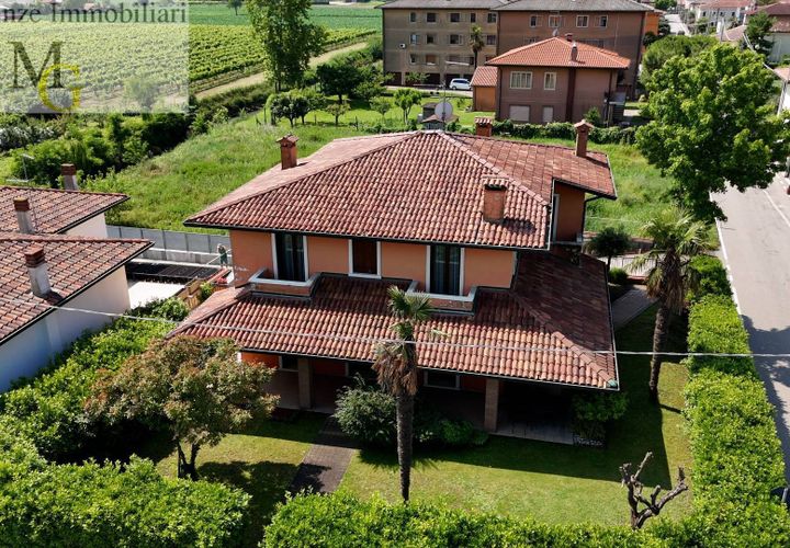 Villa en Lonigo, Vicenza, Lonigo - € 430.000 | Ref: 1029 - photo 1