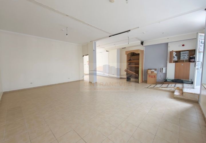 Erhvervsejendom i Amadora, Lisbon, Amadora - € 190.000 | Ref: AP9802 - foto 1