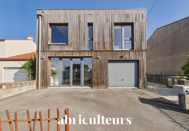 Villa i Reze, Loire-Atlantique, Reze - € 590.000 | Ref: FLVM270622044400 - foto 1