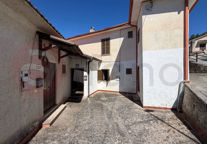 Villa a Rocca d'Arce, Frosinone, Rocca d'Arce - € 42.000 | Ref: AC99-149-1776 - foto 1