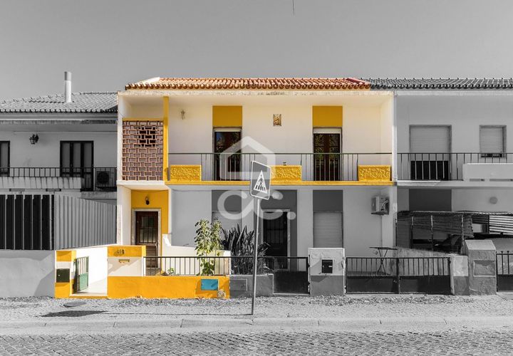 Villa in Evora, Evora, Evora - € 1,200/month | Ref: 318/M/03850 - photo 1