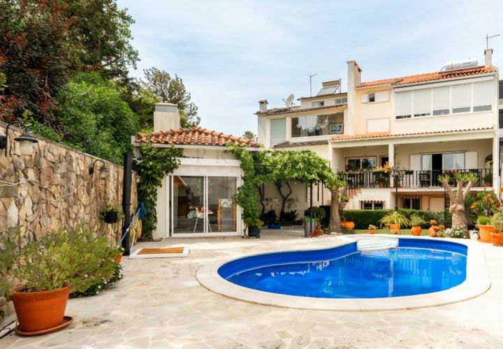 Villa en Carnaxide, Lisbon, Carnaxide - € 1.150.000 | Ref: CAS_852 - photo 1