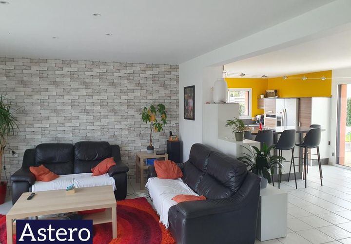 Villa in Loudeac, Cotes-d'Armor, Loudeac - € 324.900 | Ref: getkey_u_537674228 - foto 1