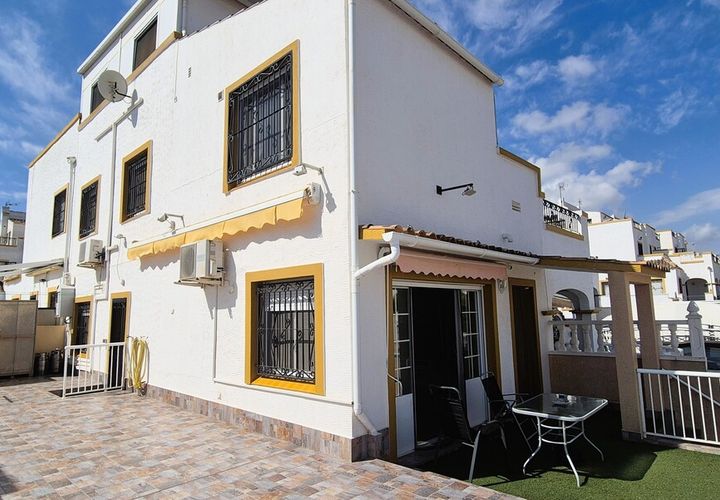 Villa i Torrevieja, Alicante, Torrevieja - € 279.900 | Ref: MLSC3712081 - foto 1