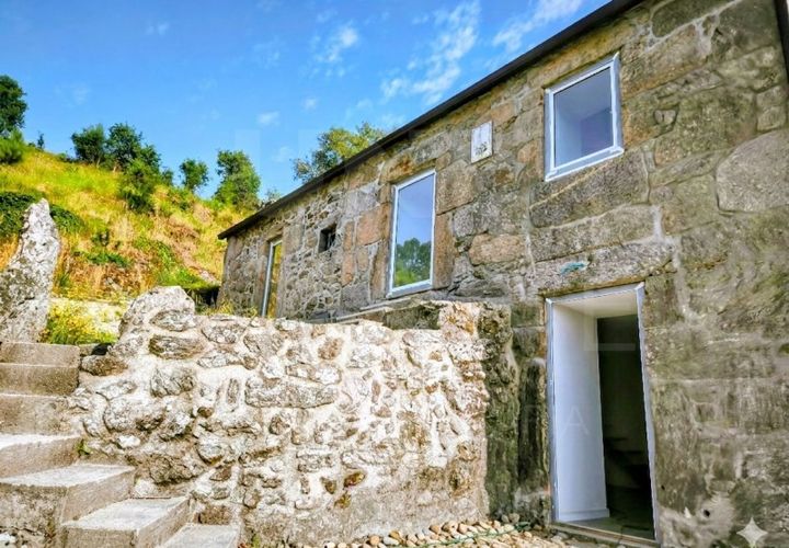Villa i Valenca, Viana do Castelo, Valenca - € 180.000 | Ref: UNU-F1-07-50 - foto 1