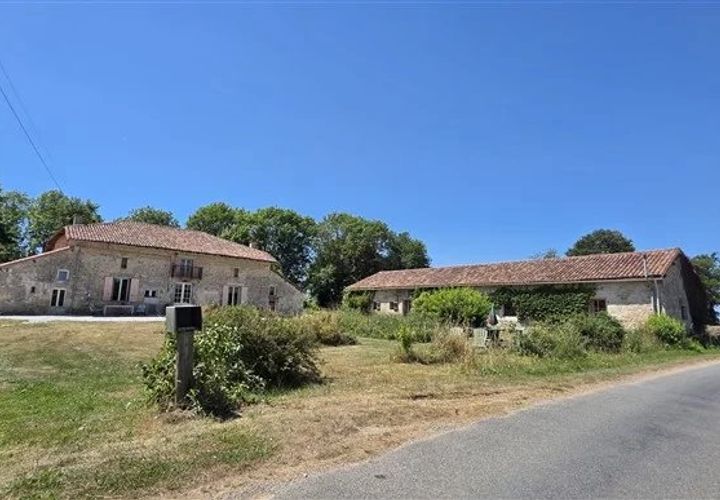 Villa en Alloue, Charente, Alloue - € 445.000 | Ref: CB-13623 - photo 1