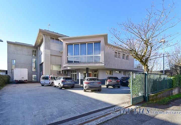 Erhvervsejendom i Mariano Comense, Como, Mariano Comense - € 1.150.000 | Ref: mariano capannone - foto 1