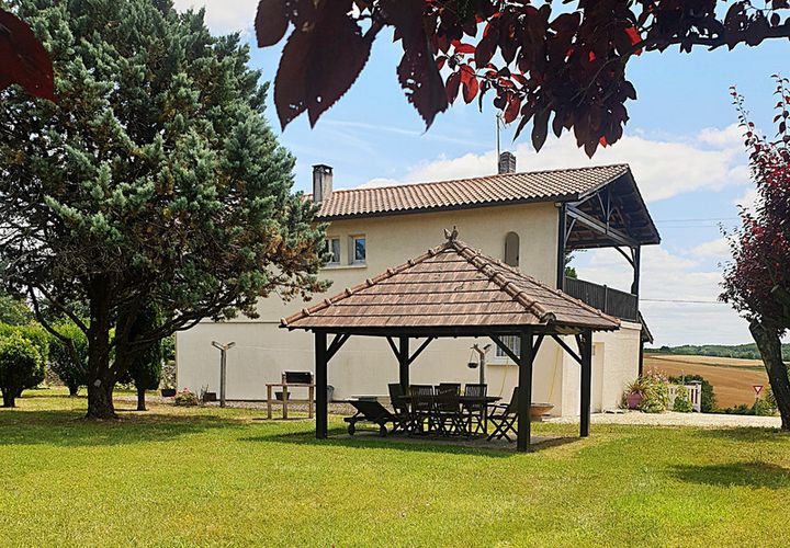 Villa in Chalais, Charente, Chalais - € 211.000 | Ref: 340938386245 - foto 1