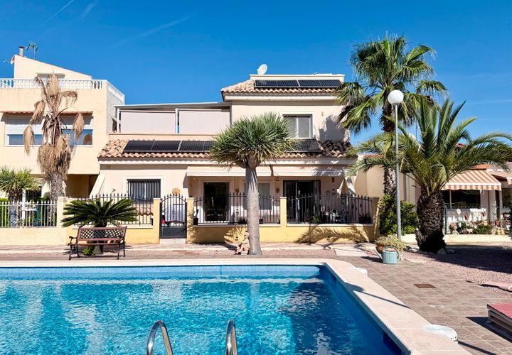 Villa i La Marina, Alicante, La Marina - € 465.000 | Ref: NP: 880 - foto 1