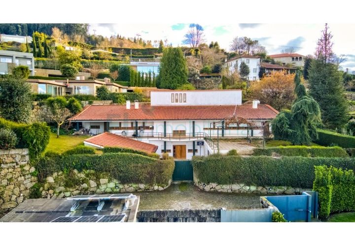 Villa i Guimaraes, Braga, Guimaraes - € 1.400.000 | Ref: F2601.141 - foto 1