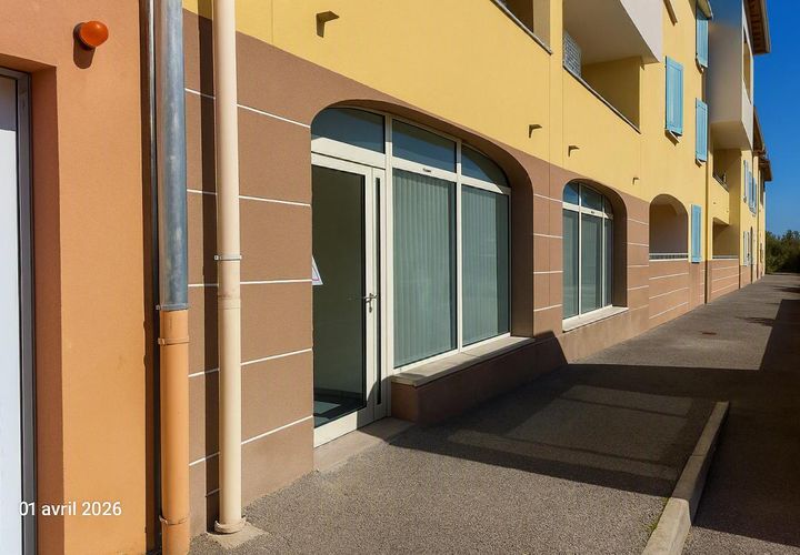L'establiment comercial a Manosque, Alpes-de-Haute-Provence, Manosque - € 15.552/mes | Ref: GDU-029523-0777 - foto 1